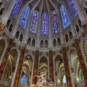 Couleurs estivales à Chartres 🎨.#chartres #france